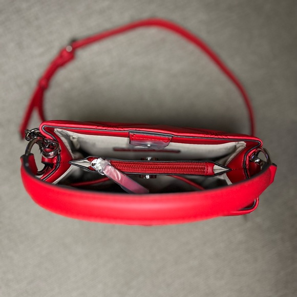 Red NineWest double-handled wallet to wear it two ways plus it's also adjustable - Picture 4 of 13